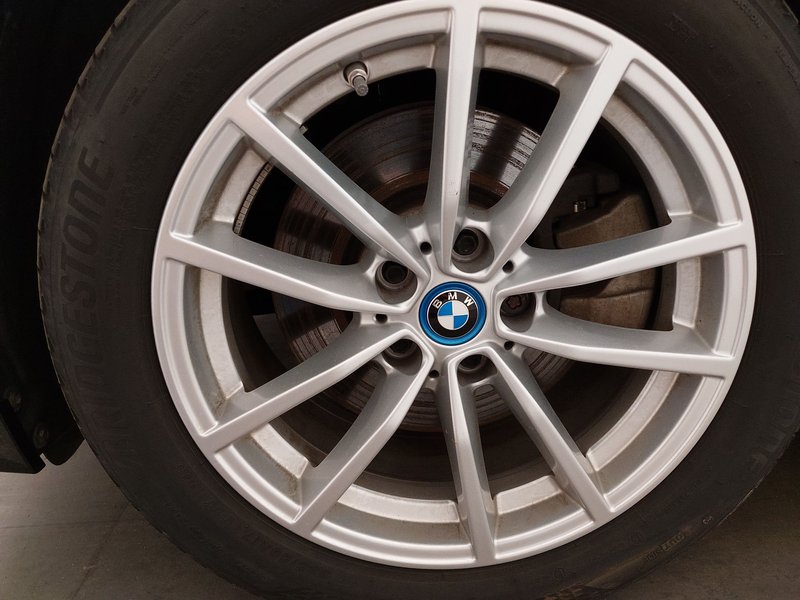 BMW 320e Touring automatik • ACC • AHK — 9