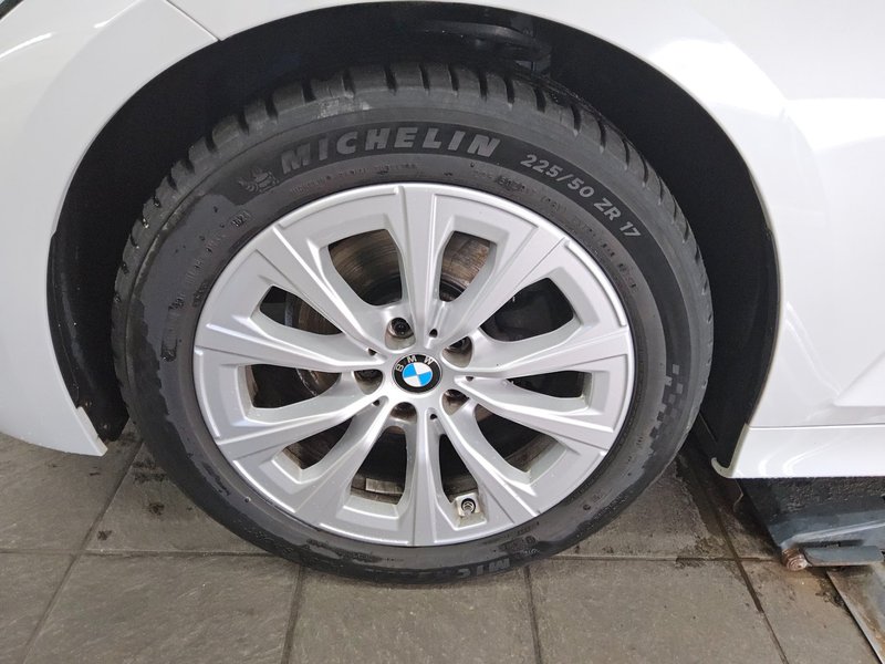 BMW 320d Touring automatik Advantage • ACC • kuka za vuču — 11