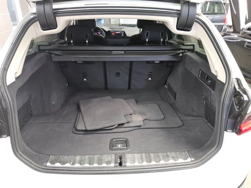 BMW 320d Touring automatik Advantage • ACC • kuka za vuču — 12
