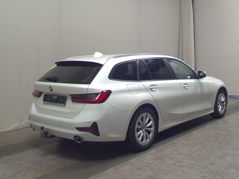 BMW 320d Touring automatik Advantage • ACC • kuka za vuču — 4