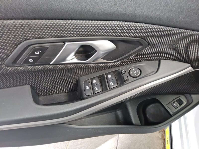 BMW 320d Touring automatik Advantage • ACC • kuka za vuču — 9