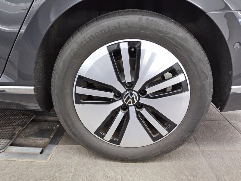 Volkswagen Passat Variant GTE 1.4 TSI • masaža • ACC — 10