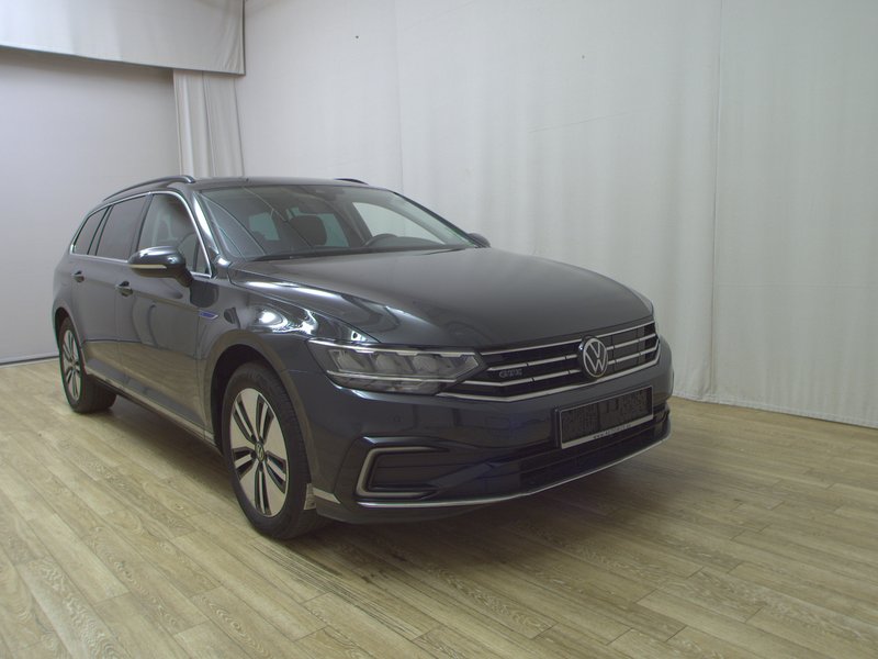 Volkswagen Passat Variant GTE 1.4 TSI • masaža • ACC — 3