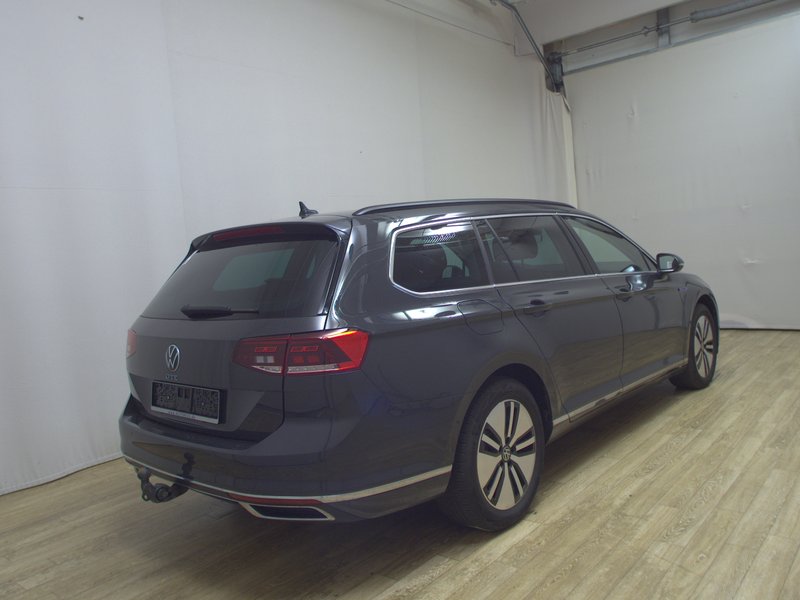 Volkswagen Passat Variant GTE 1.4 TSI • masaža • ACC — 4