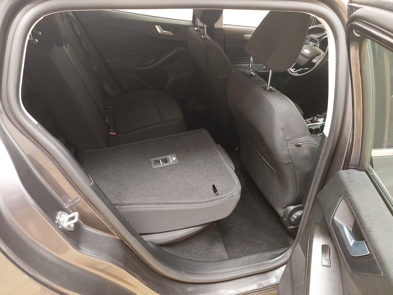 Ford Focus Turnier 1.5 EcoBlue Titanium automatik • Full LED — 11
