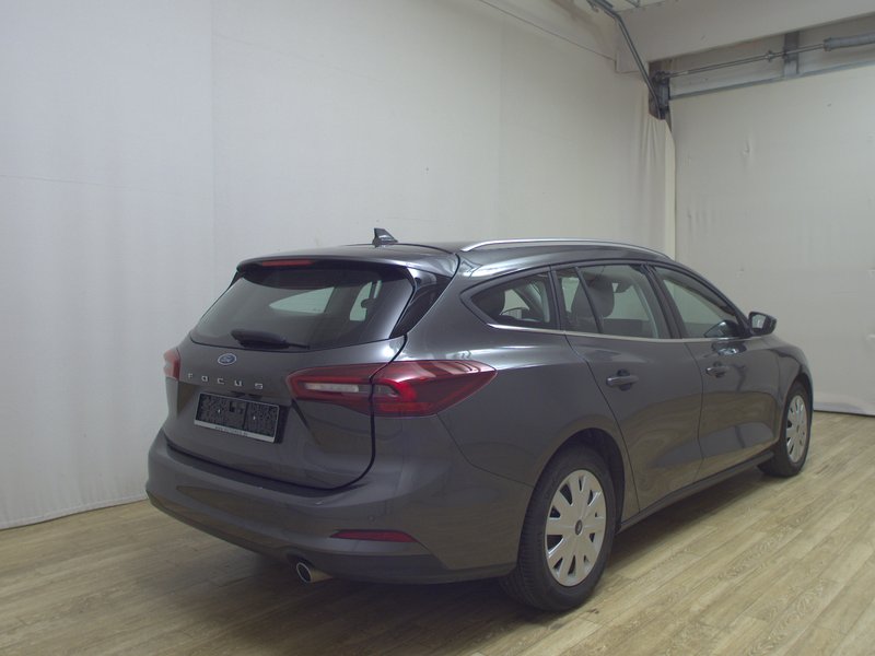 Ford Focus Turnier 1.5 EcoBlue Titanium automatik • Full LED — 4