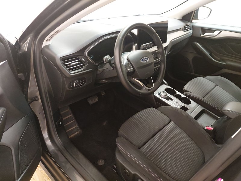 Ford Focus Turnier 1.5 EcoBlue Titanium automatik • Full LED — 6