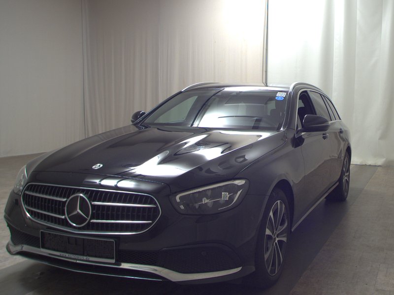 Mercedes-Benz E 300 de karavan automatik Avantgarde • ACC • LED — 2
