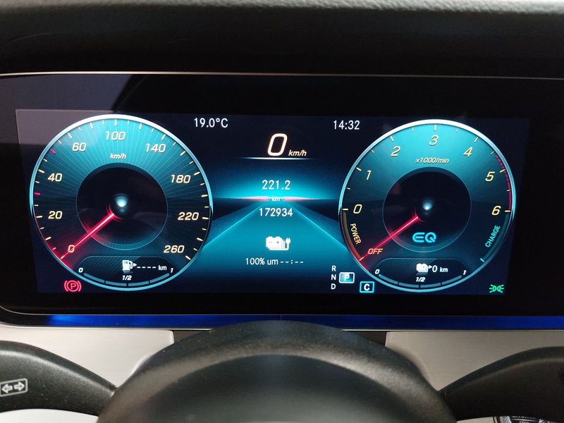 Mercedes-Benz E 300 de karavan automatik Avantgarde • ACC • LED — 21