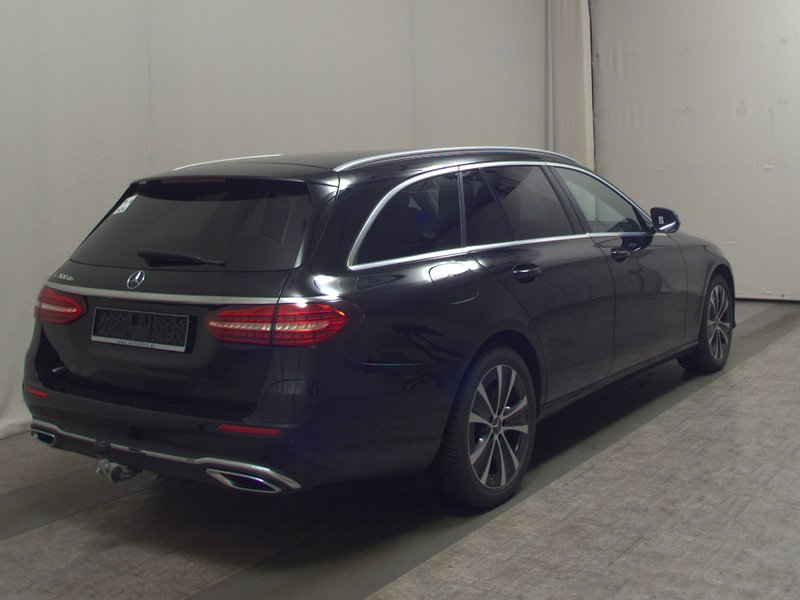 Mercedes-Benz E 300 de karavan automatik Avantgarde • ACC • LED — 4