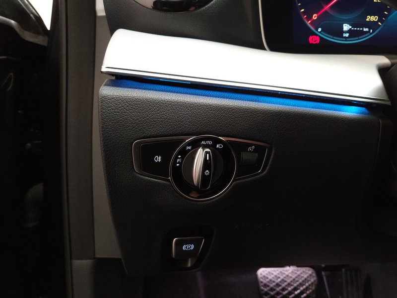 Mercedes-Benz E 300 de karavan automatik Avantgarde • ACC • LED — 7