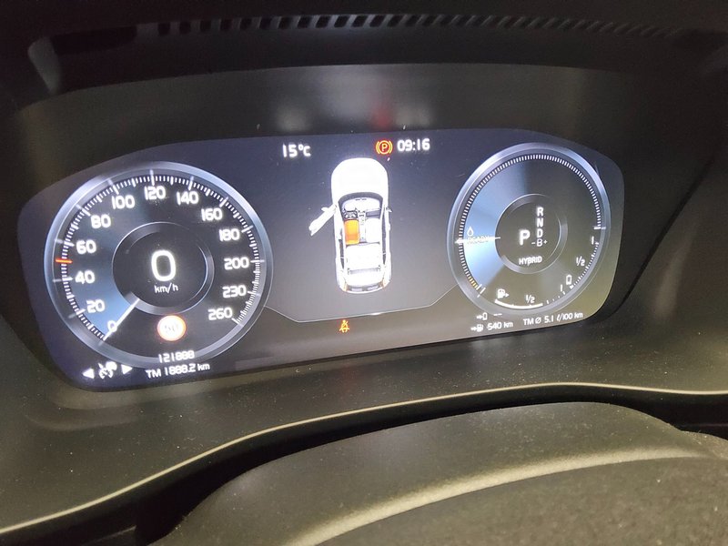 Volvo XC40 T5 Recharge Plus Dark automatik • ACC • LED — 10