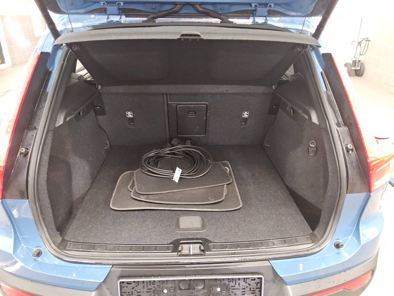 Volvo XC40 T5 Recharge Plus Dark automatik • ACC • LED — 12