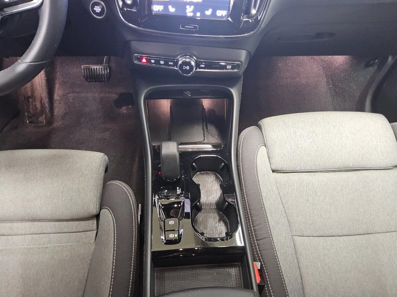Volvo XC40 T5 Recharge Plus Dark automatik • ACC • LED — 6
