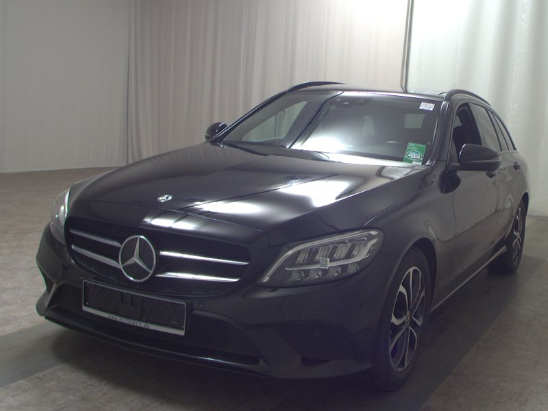 Mercedes-Benz C 220 d karavan automatik Avantgarde • panorama • LED — 2