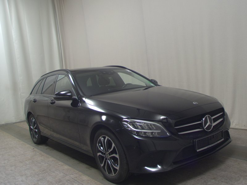 Mercedes-Benz C 220 d karavan automatik Avantgarde • panorama • LED — 3