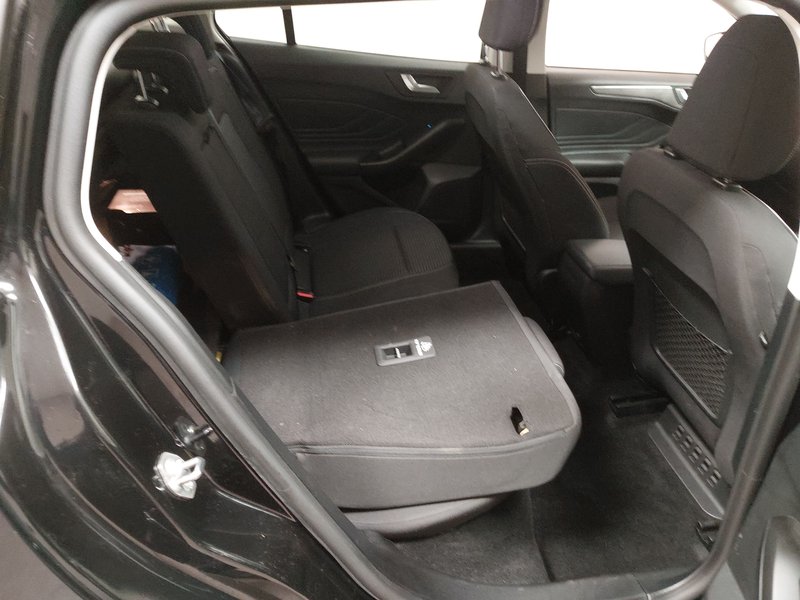 Ford Focus Turnier 1.0 EcoBoost Titanium • Full LED • navigacija — 11