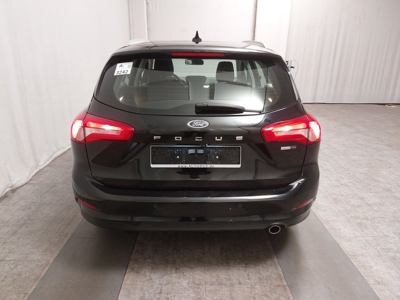 Ford Focus Turnier 1.0 EcoBoost Titanium • Full LED • navigacija — 14