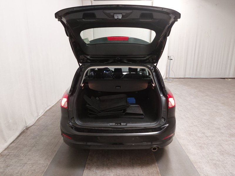 Ford Focus Turnier 1.0 EcoBoost Titanium • Full LED • navigacija — 16