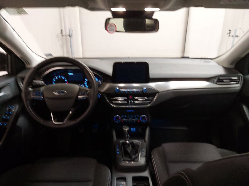 Ford Focus Turnier 1.0 EcoBoost Titanium • Full LED • navigacija — 17