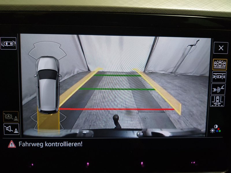 Volkswagen Passat Variant 2.0 TDI automatik • ACC • LED — 15