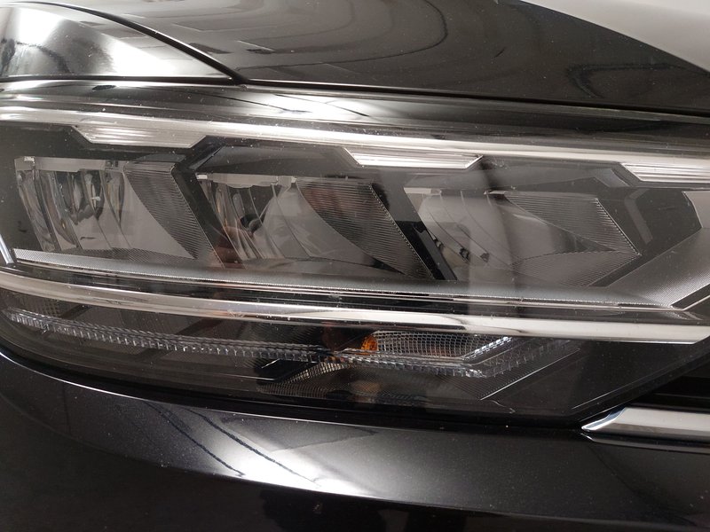Volkswagen Passat Variant 2.0 TDI automatik • ACC • LED — 16