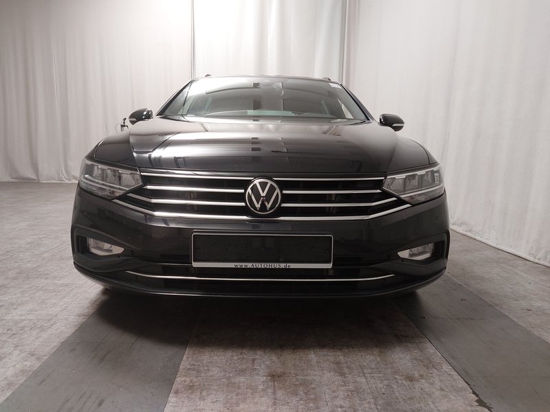 Volkswagen Passat Variant 2.0 TDI automatik • ACC • LED — 9