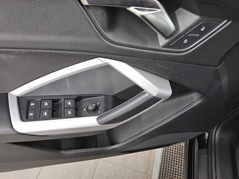 Audi Q3 Sportback 35 TFSI automatik • ACC • Full LED — 10
