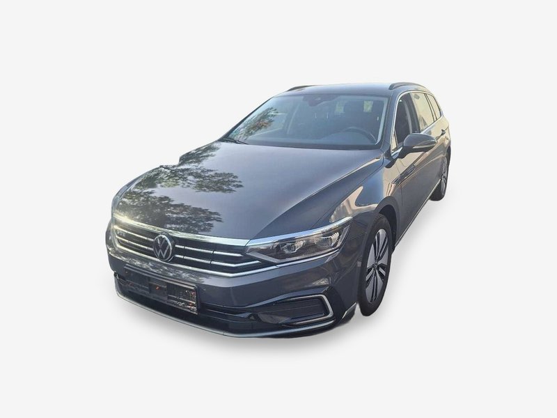 Volkswagen Passat Variant GTE 1.4 TSI automatik • ACC • kuka za vuču