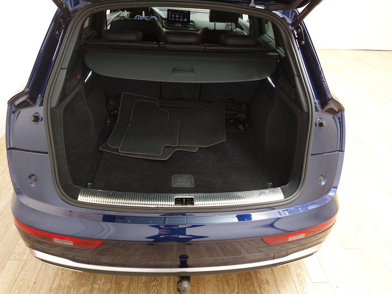 Audi Q5 40 TDI automatik S line • AHK • Full LED — 19
