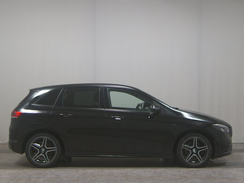 Mercedes-Benz B 250 e automatik AMG Line • LED