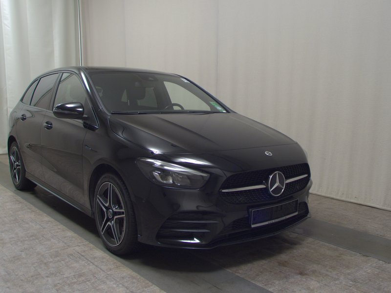 Mercedes-Benz B 250 e automatik AMG Line • LED — 3