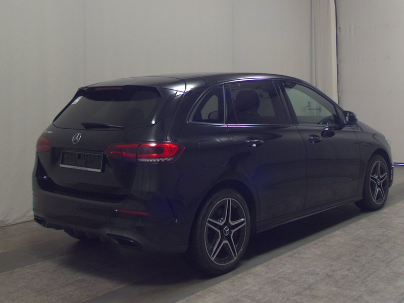 Mercedes-Benz B 250 e automatik AMG Line • LED — 4
