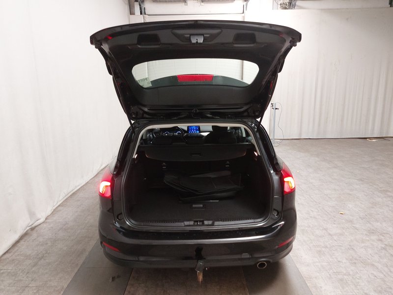 Ford Focus Turnier 1.5 EcoBlue Titanium automatik • ACC • AHK — 15