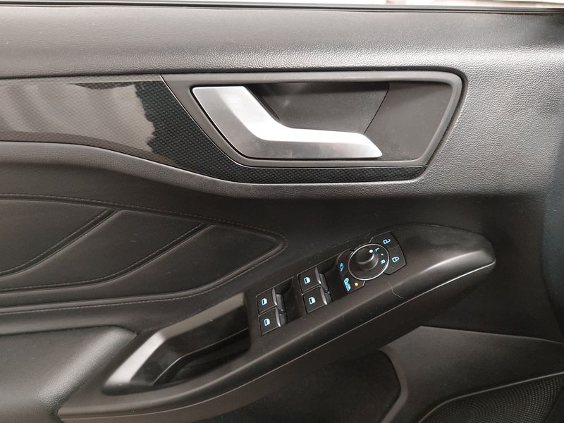 Ford Focus Turnier 1.5 EcoBlue ST-Line X automatik • panorama • LED — 10