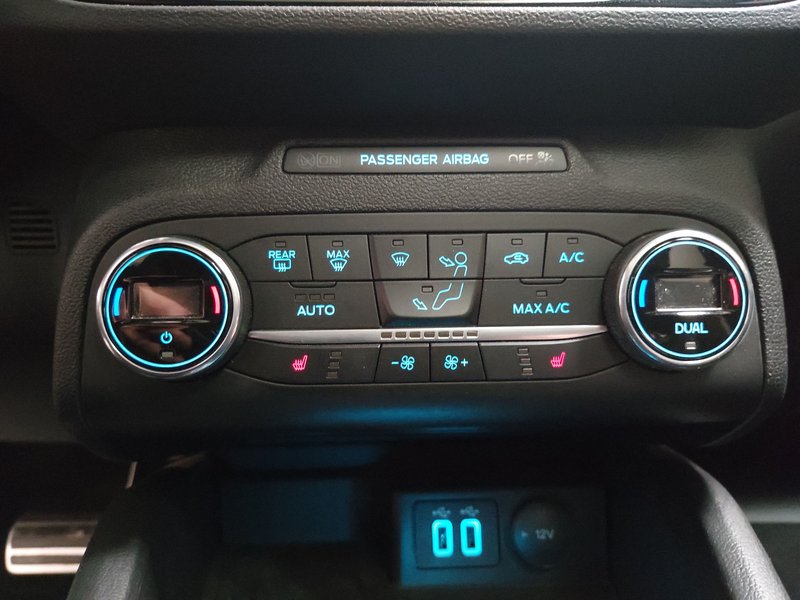 Ford Focus Turnier 1.5 EcoBlue ST-Line X automatik • panorama • LED — 14
