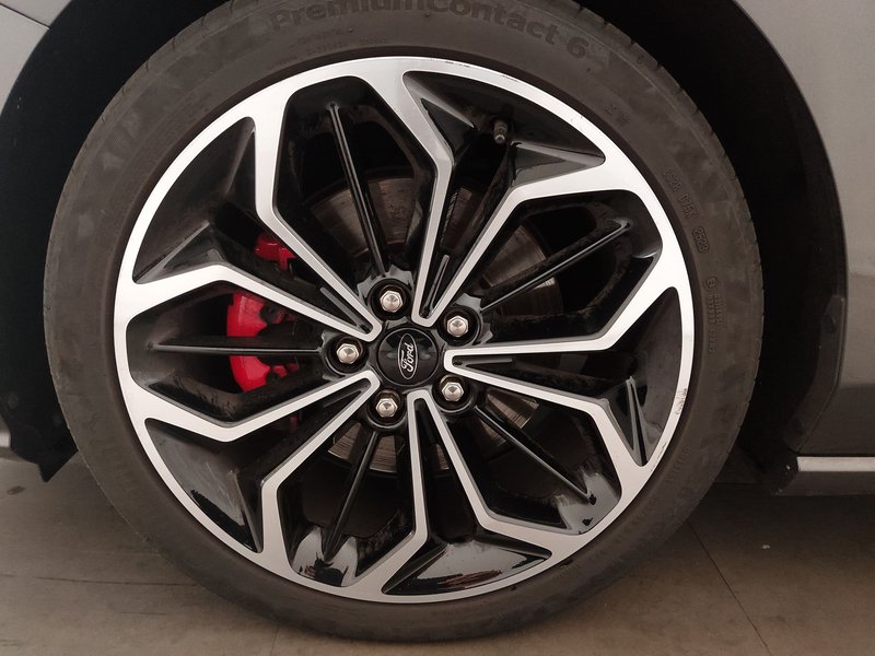 Ford Focus Turnier 1.5 EcoBlue ST-Line X automatik • panorama • LED — 7