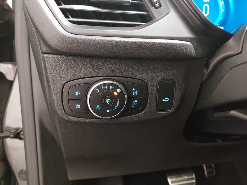 Ford Focus Turnier 1.5 EcoBlue ST-Line X automatik • panorama • LED — 9