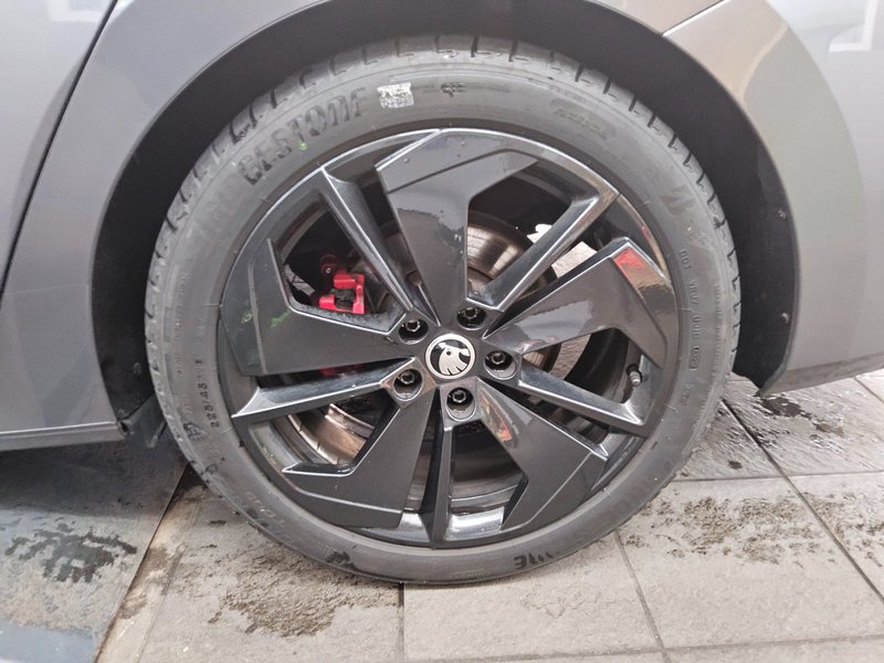 Škoda Octavia Kombi 2.0 TDI automatik RS • Full LED • digitalni instrumenti — 11