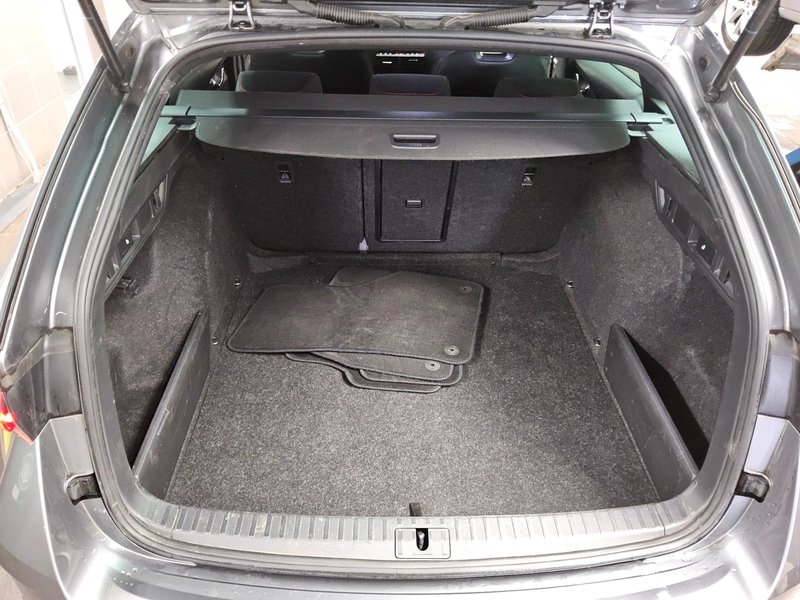 Škoda Octavia Kombi 2.0 TDI automatik RS • Full LED • digitalni instrumenti — 12