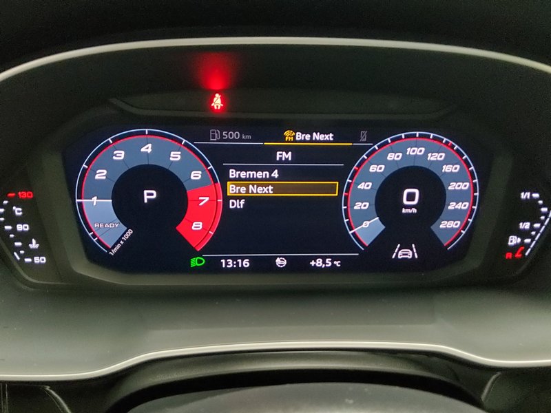 Audi Q3 35 TFSI automatik • digitalni instrumenti • LED — 8