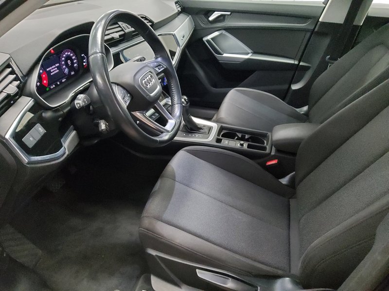 Audi Q3 35 TFSI automatik • digitalni instrumenti • LED — 9