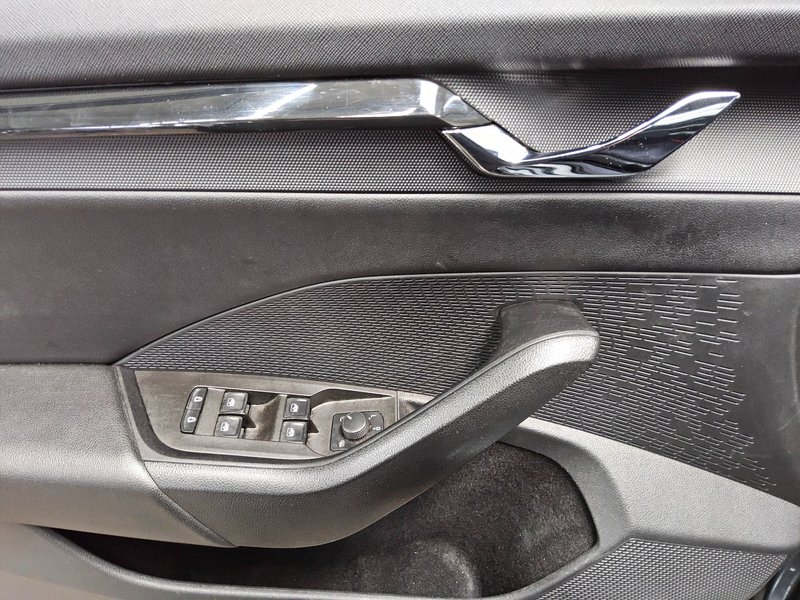 Škoda Octavia Kombi 2.0 TDI automatik Ambition • Full LED • masaža — 10