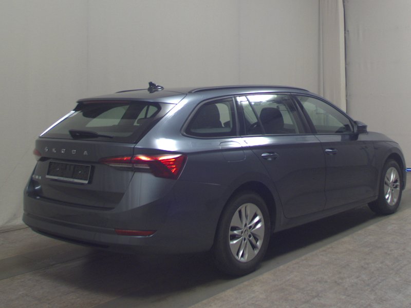 Škoda Octavia Kombi 2.0 TDI automatik Ambition • Full LED • masaža — 4