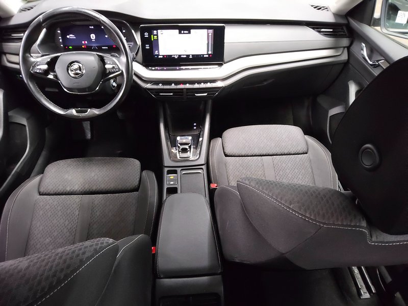 Škoda Octavia Kombi 2.0 TDI automatik Ambition • Full LED • masaža — 5