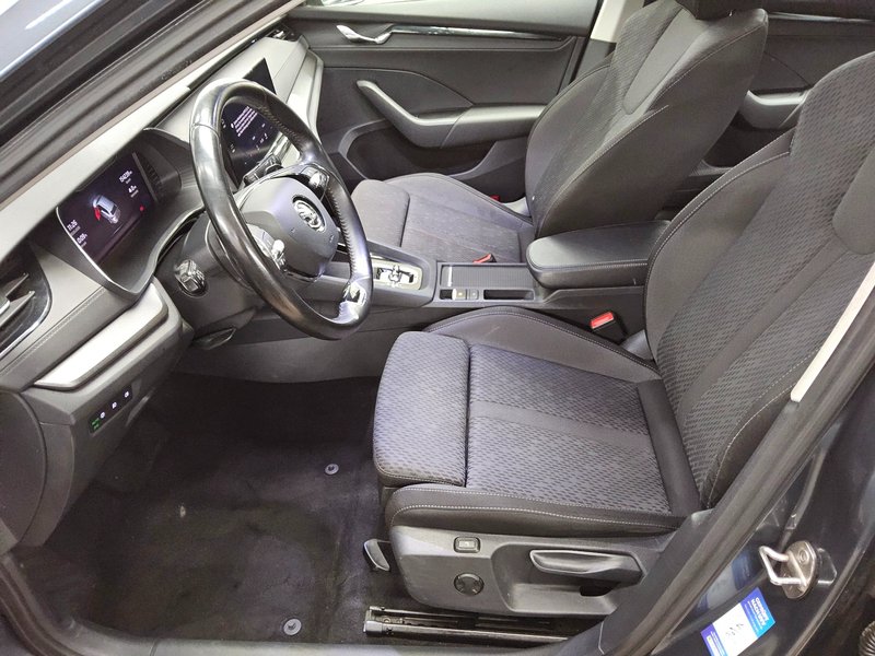 Škoda Octavia Kombi 2.0 TDI automatik Ambition • Full LED • masaža — 9