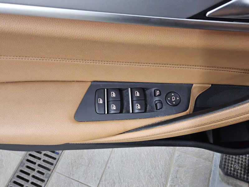 BMW 520d Touring automatik • Full LED • digitalni instrumenti — 10
