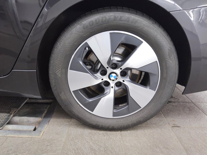BMW 520d Touring automatik • Full LED • digitalni instrumenti — 11