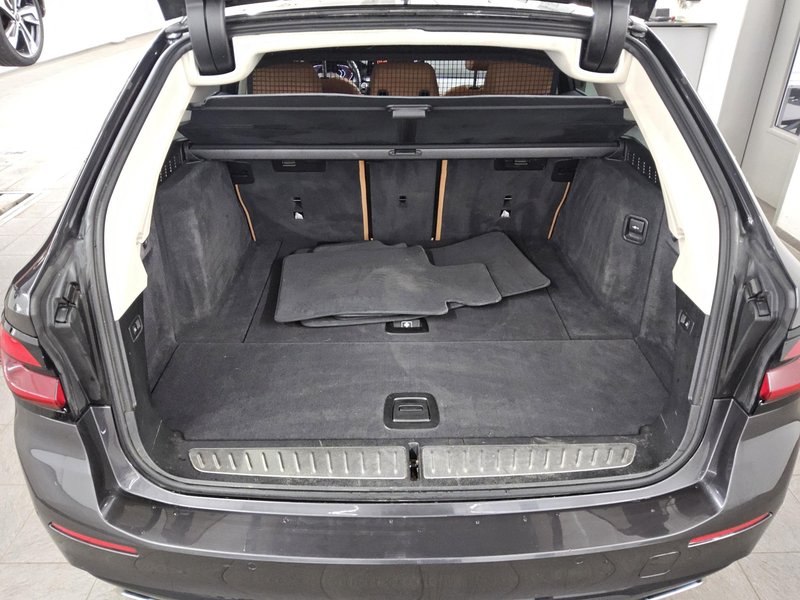 BMW 520d Touring automatik • Full LED • digitalni instrumenti — 12