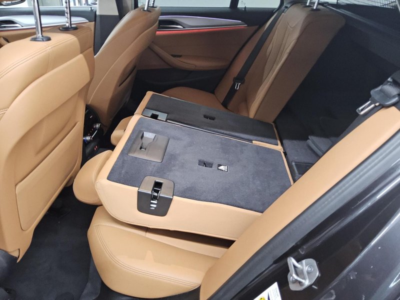 BMW 520d Touring automatik • Full LED • digitalni instrumenti — 13
